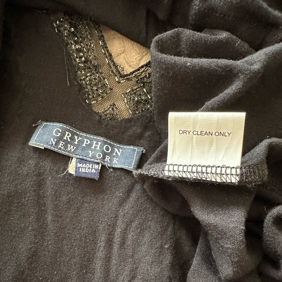 Gryphon New York Beaded Appliqué T Shirt Size M. - Picture 4 of 6